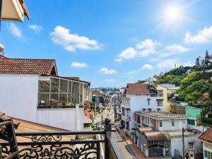 a view of a city street with buildings at Nguyên căn villa Đà Lạt in Da Lat