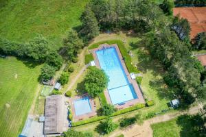 an overhead view of a swimming pool in a yard at Möllers Morgen in Lentföhrden