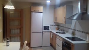 Kuchyňa alebo kuchynka v ubytovaní Casita De Logroño