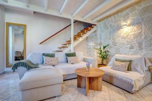 Gallery image of Ionelia Seaview apartment 1 in Ipsos +12 photos