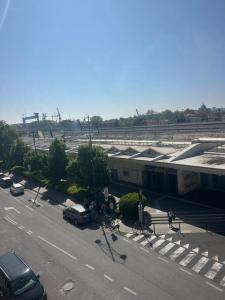 an overhead view of a building with a parking lot at stazione Lina house in Mestre