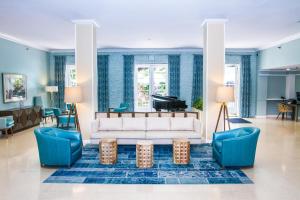 Posezení v ubytování Dorchester Hotel & Suites