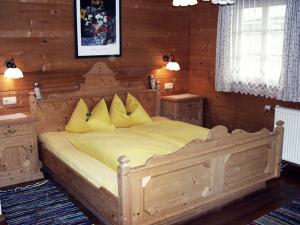 Łóżko lub łóżka w pokoju w obiekcie Stoanahof