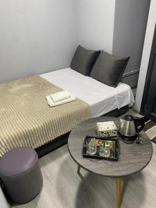 เตียงในห้องที่ Halabyan Hotel