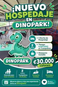 ein Schild für einen Dinosaurier in der Unterkunft Hotel Dinopark in Salado
