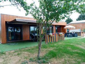 อาคารที่มีบ้านพักตากอากาศ