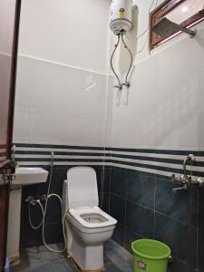 Gallery image of kausalya guest house- shree Ram guest house in Ayodhya +23 photos