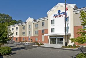 an exterior view of a carolina hotel at Candlewood Suites Burlington by IHG in Burlington