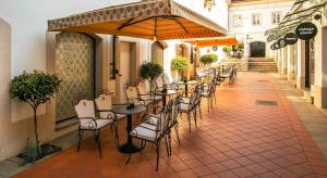 Restauracja lub miejsce do jedzenia w obiekcie Hotel Jägerhorn