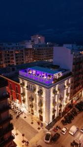 Clădirea în care este situat/ăhotelul