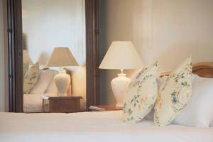Voodi või voodid majutusasutuse The Waterfront Hotel toas