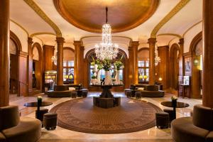 Гостиная зона в Hôtel Barrière Le Normandy