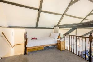 a bedroom with a bed in a room at 3 Bed in Little Ellingham oc-2147 in Rockland Saint Peter