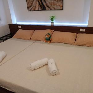 Gallery image of SeaKoast Breeze Apartelle in Bangcusay