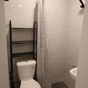 Gallery image of SeaKoast Breeze Apartelle in Bangcusay