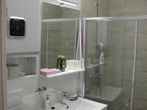 Phòng tắm tại Studio apartment - Green door +26 ảnh