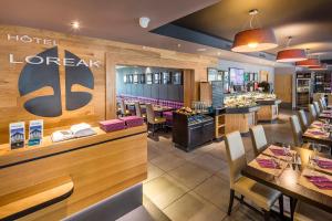 Gallery image of Hotel Loreak in Bayonne