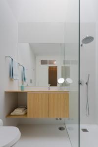 Bilik mandi di Riverwindows