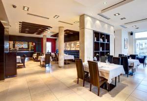 Lounge nebo bar v ubytování Hotel Knezevina