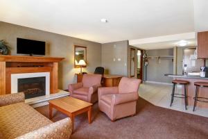 Köök või kööginurk majutusasutuses Ramada by Wyndham Ponoka