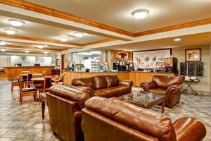 Istumisnurk majutusasutuses Ramada by Wyndham Ponoka