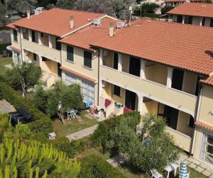 an aerial view of a house with a yard at Appartamenti Bellavista Club Tropea in Tropea