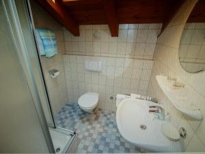 Koupelna v ubytování Gästehaus Kurparkfrieden