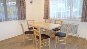 Posedenie v ubytovaní Ferienhaus Willi