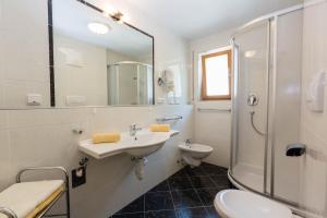 Koupelna v ubytování Residence Weisskugel Langtaufers Südtirol