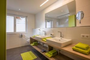 Koupelna v ubytování Aparthotel AlpTirol + 37 fotografií