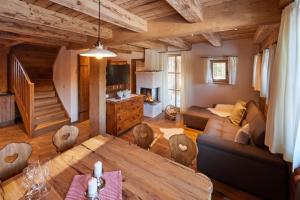 Posedenie v ubytovaní Chalets Almidylle
