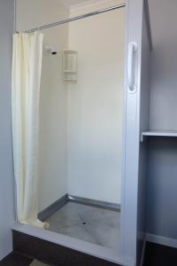 Kylpyhuone majoituspaikassa Kiwi As Guest House