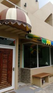 Budova, kde se kapslový hotel nachází