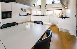 Gallery image of 4 Bedroom Lovely Home In Grenaa in Grenå