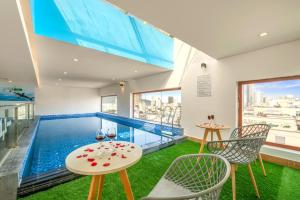 Gallery image of Catia Green Hotel Pool in Danang