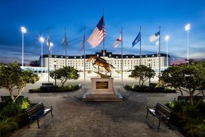 a statue of a horse in front of a building at Ocala Oasis 3 bedroom in Ocala