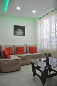 Posezení v ubytování Isramax Jerusalem Apartment in Bat-Yam