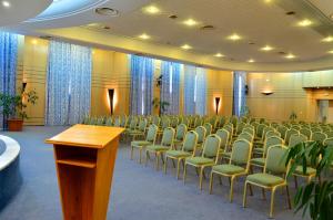 The business area and/or conference room at Royal Garden Palace - Families and Couples