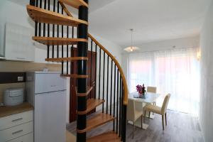 Kuchyňa alebo kuchynka v ubytovaní Apartment Antonio