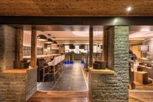 Εστιατόριο ή άλλο μέρος για φαγητό στο Hotel des Alpes