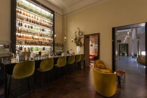 Lounge alebo bar v ubytovaní Hotel Mercer Sevilla 5 GL