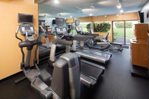 Fitness centrum a/nebo fitness zařízení v ubytování Red Lion Hotel Bellevue