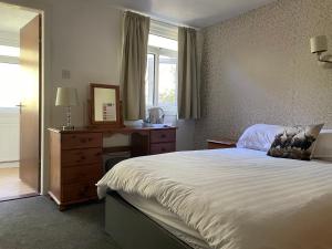 Gallery image of Ben View Phoenix Hotel in Strontian