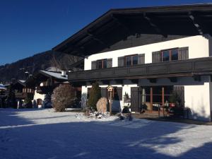 Pension Landhaus Gasteiger v zime