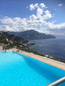 Swimmingpoolen hos eller tæt på La Pizzerella di Amalfi