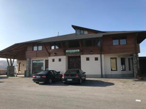 Bygningen som pensionatet ligger i + 18 billeder