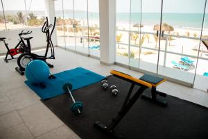 Gimnasio o instalaciones de fitness de Nauti-k Beach Hotel