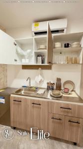 a kitchen with a sink and a counter top at Suites Privadas - Elite Valledupar, Cerca CC Guatapurí y Rio Guatapurí in Valledupar +58 photos