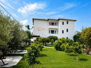 En have udenfor Hotel Vila C plus plus