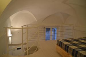 フィナーレ・リーグレにあるTerra Azzurraのベッドルーム(二段ベッド1組、窓付)